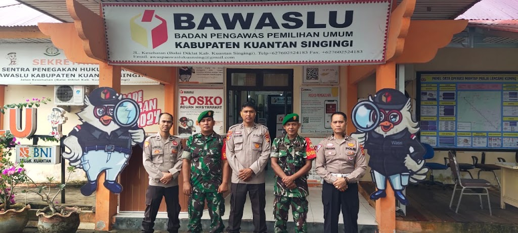 Polres Kuansing Patroli Sinergitas TNI Polri Melalui Pengecekan Personil Pengamanan Bawaslu Dalam Rangka Ops Mantap Praja LK 2024